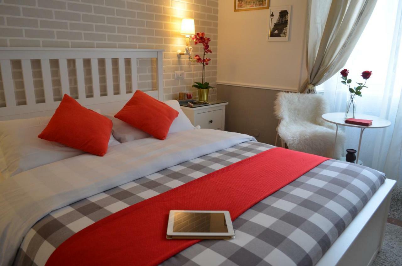 Moonlight Inn Guesthouse Rome Bagian luar foto